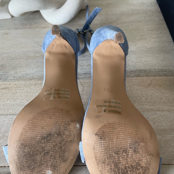 Blue suede heels - Picture 3 of 3